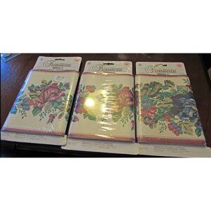 Burgundy  Rose Flowers Leaves Border Wallpaper 5 Yards x 3 Sealed Canada